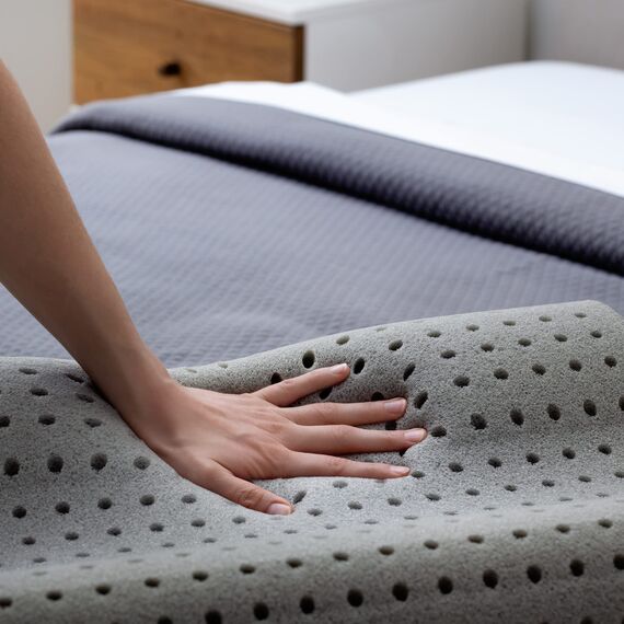 Linenspa Ergonomisches Kopfkissen mit Bambuskohle-Memory-Foam – Nackenstützkissen – Anreicherung mit Aktivkohle – Memory Foam Kissen