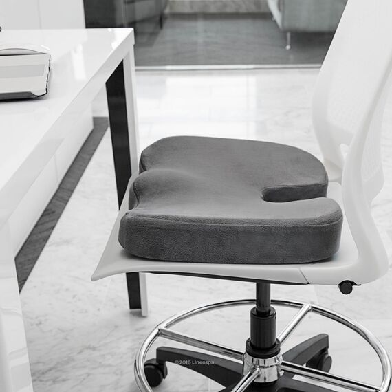 Linenspa Ergonomisches Sitzkissen aus Gelschaum – Steißbein-/Coccyx-Komfort – Sitzpolster für Bürostuhl, Auto und für ganztägiges Sitzen, Grau