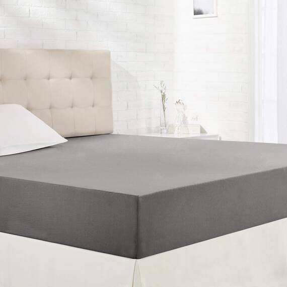 Amazon Basics Jersey Spannbettlaken, 100% Baumwolle, Spannbetttuch - Matratzenhöhe bis 30 cm, 200 x 200 cm, Dunkelgrau (Packung mit 2)