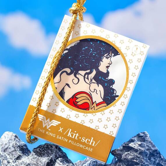 Kitsch Kissenbezug aus Satin mit Wonder Woman-Motiv, Reißverschluss, gut für Haare, weicher als Seide, kühlend, maschinenwaschbar, knitterfrei, Kingsize, 48 x 91 cm, Believe in Wonder