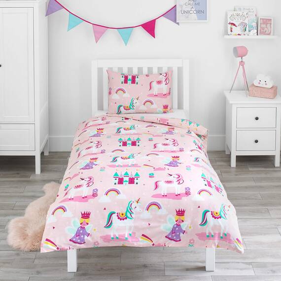 Bloomsbury Mill - Magisches Einhorn, Märchenprinzessin und verzaubertes Schloss - Rosa - Zwei Kissenbezüge (zusätzlich) - 50cm x 75cm