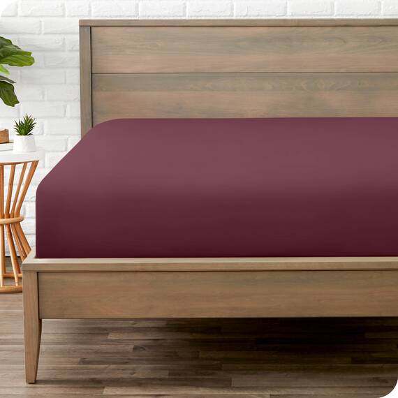 Bare Home Spannbettlaken für Doppelbett – Premium 1800 ultraweiche Mikrofaser – ultraweich, knitterfrei – tiefe Tasche – 35 cm tief – Doppelbett-Spannbetttuch (Doppelbett, Burgunderrot)