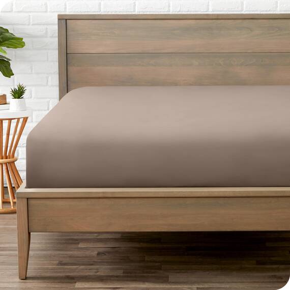 Bare Home Spannbettlaken für Doppelbett, hochwertiges 1800er-Mikrofaser-Bettlaken, knitterfrei, tiefe Tasche, 38 cm tief, Spannbettlaken für Doppelbett (Doppelbett, Taupe)