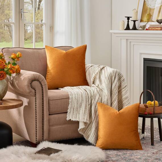 GIGIZAZA Dekorative Couch-Kissenbezüge, Set mit 2 Burnt Orange, quadratische Kissenbezüge, 61 x 61 cm, Kissenbezüge aus Samt