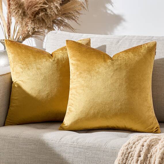 Gigizaza, dekorative Kissenbezüge, 61 x 61 cm, 2-er-Set, Samt, goldfarben, für Sofakissen