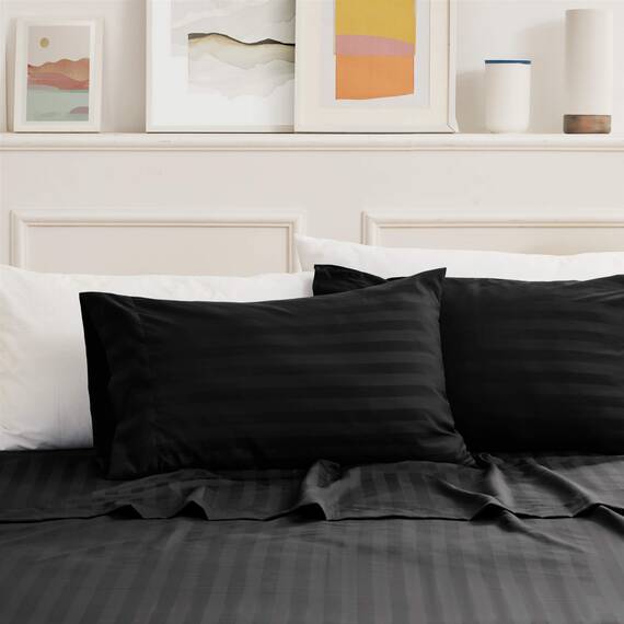 SLEEP ZONE Gestreiftes Kühllaken-Set für King-Size-Betten – Spannbetttuch und Kissenbezüge, 4-teilig, superweich, gestreift, pflegeleicht, tiefe Taschen (Schwarz, King-Size)