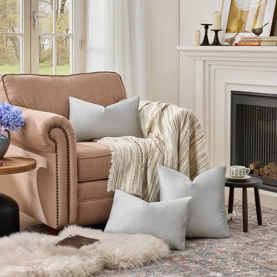 GIGIZAZA Dekorative Kissenbezüge aus Samt, für Sofa, Bett, 2 Stück, Silbergrau