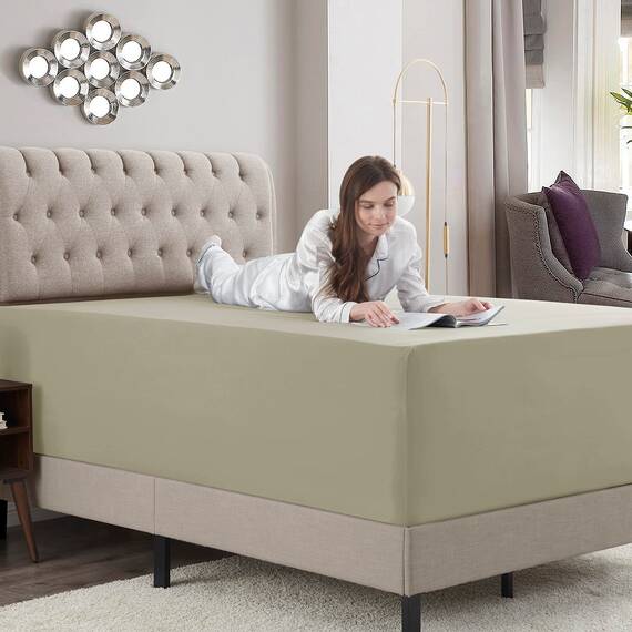 Empyrean Bedding Extra tiefe Spannbettlaken für hohe Matratzen, 45.7 cm – 53.3 cm, luxuriös, seidig weich, doppelt gebürstete Mikrofaser, hypoallergen, knitterfrei, für Doppelbett, Salbeigefarben