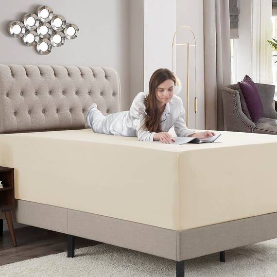 Empyrean Bedding Extra tiefe Spannbettlaken für hohe Matratzen, 45.7 cm – 53.3 cm, luxuriös, seidig weich, doppelt gebürstete Mikrofaser, hypoallergen, knitterfrei, King-Size-Bett, cremefarben