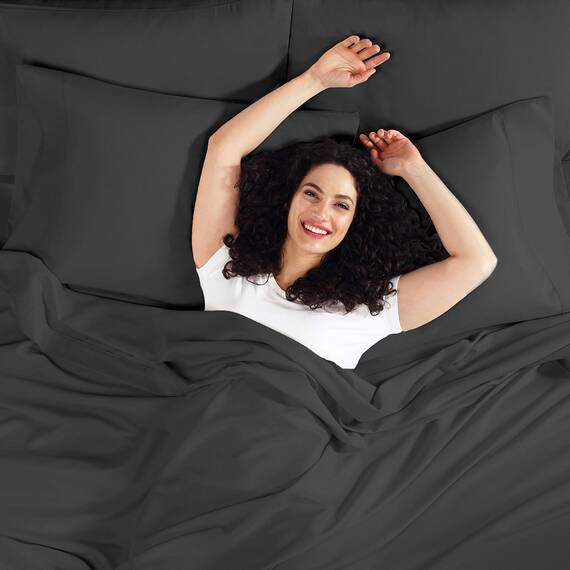 Empyrean Spannbettlaken für Doppelbett, Tiefe Taschen, 35,6-40,6 cm, ultraweiche Mikrofaser, lichtbeständig, schrumpffrei, knitterfrei, für Studentenwohnheime und Zuhause, Schwarz