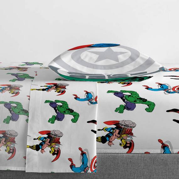 Jay Franco Marvel Avengers Comic Cool 5 Piece Twin Bed Set - Includes Comforter & Sheet Set - Bedding Features Captain America, Spiderman, Iron Man, Hulk, Thor - Super Soft (Official Marvel Product)