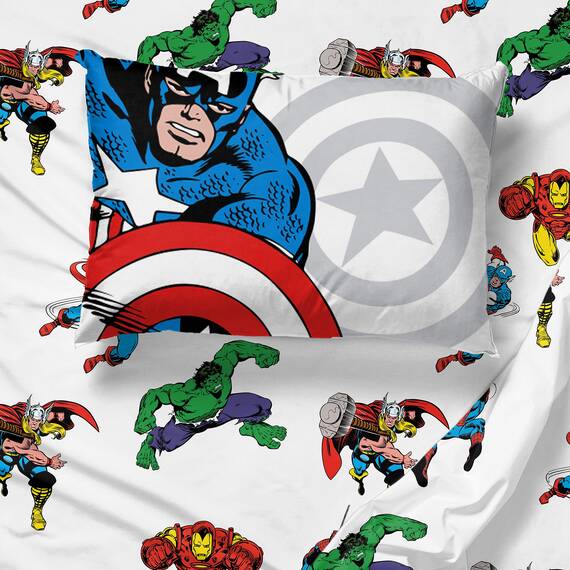 Jay Franco Marvel Avengers Comic Cool 5 Piece Twin Bed Set - Includes Comforter & Sheet Set - Bedding Features Captain America, Spiderman, Iron Man, Hulk, Thor - Super Soft (Official Marvel Product)