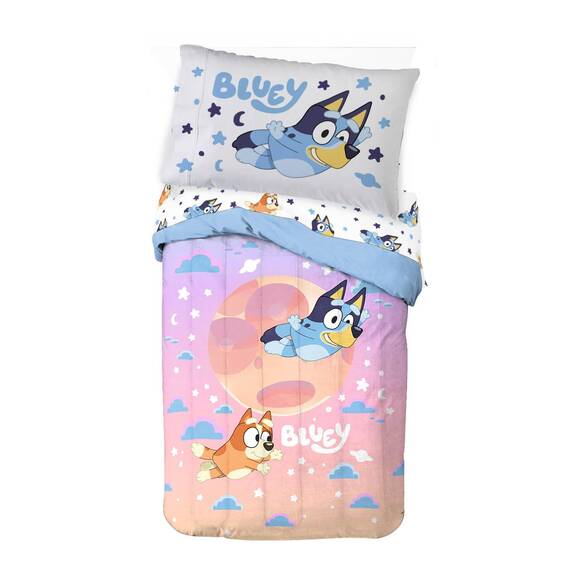 Jay Franco Bluey & Bingo Kleinkind-Bettwäsche-Set, 4-teilig, inkl. Bettlaken-Set und Kissenbezügen, superweiche Wolken und Sterne, Kinderbettwäsche