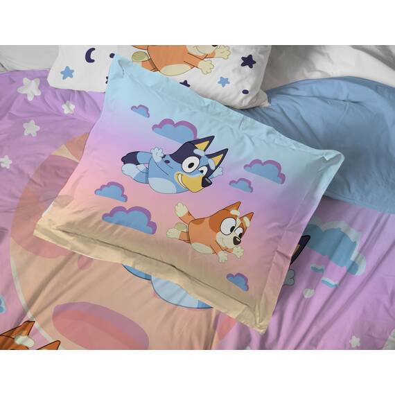 Jay Franco Bluey & Bingo Kleinkind-Bettwäsche-Set, 4-teilig, inkl. Bettlaken-Set und Kissenbezügen, superweiche Wolken und Sterne, Kinderbettwäsche