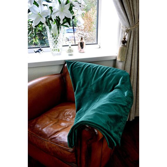 McAlister Textiles Matter Samt Bettwäscheset | Luxus Weiches Gefühl in Smaragdgrün | Deko Bettläufer + 2 Kissenhüllen für Bett, Sofa, Couch