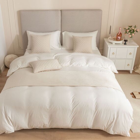 Guest Ruyunlai Bettläufer & Schals Beige,Weich Mode Satin Bettlaufer für Gästehaus Hotel Schlafzimmer Dekoration 2 Kissenbezüge(45X45cm)