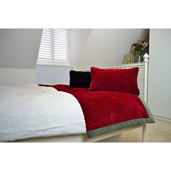 McAlister Textiles Alston Chenille | Überwurf 265cm x 300cm in Rot mit Grau | Decke für Sofa, Bett, Sessel, Picknick