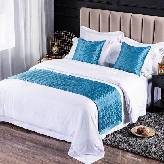 QRGMKL Neue einfarbige Bettläufer weiche, hautfreundliche Bettschals Hochpräzise geometrische Jacquard-Bettwäsche-Schutz-Tagesdecke für das Heimschlafzimmer Hotel-Blue A||210X50cm for 1.5m Bed