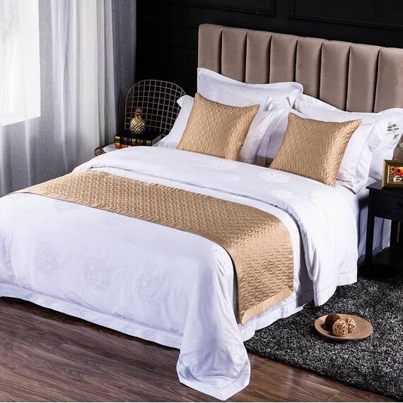 QRGMKL Neue einfarbige Bettläufer weiche, hautfreundliche Bettschals Hochpräzise geometrische Jacquard-Bettwäsche-Schutz-Tagesdecke für das Heimschlafzimmer Hotel-Gold B||210X50cm for 1.5m Bed