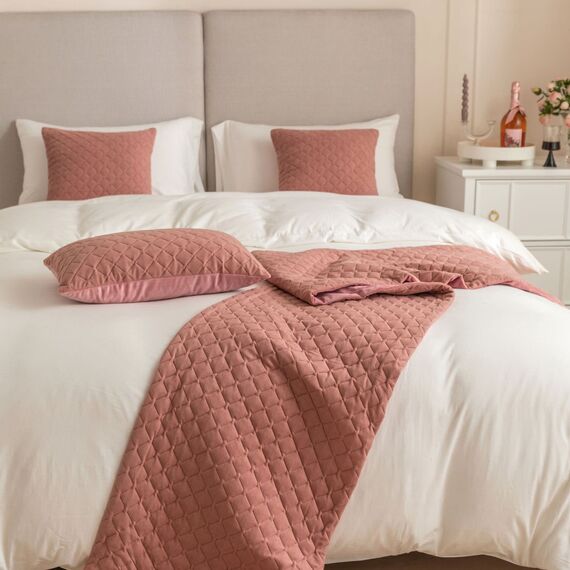 Guest Ruyunlai Bettläufer & Schals Rosa,Weich Mode Satin Bettlaufer für Gästehaus Hotel Schlafzimmer Dekoration 240X45cm für 1.8m Bett