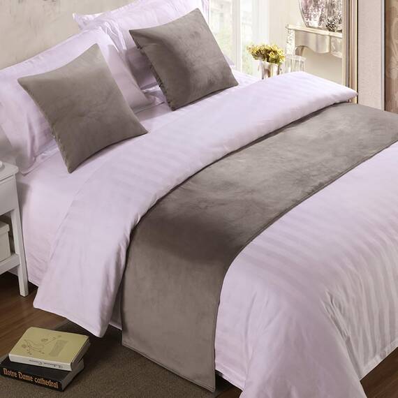 QRGMKL Premium Samt Bettläufer Tagesdecke, weich kein verblassender Bettschal Läufer für Schlafzimmer Hochzeitszimmer Home Hotel Bettwäsche Dekorationen-Light Gray||180X50cm for 1.2m Bed