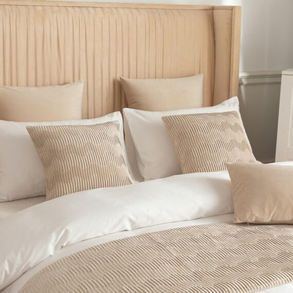 Morbuy 45x180cm Bettläufer mit 2 Kissen 45x45cm, Weicher Bettlaufer für Gästehaus Hotel Schlafzimmer Bettwäsche Tagesdecke Dekoration für 1.2m Bett -Beige
