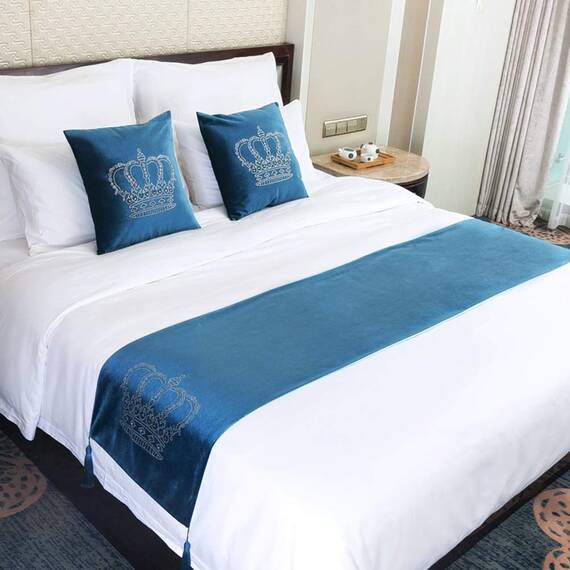 WYHQL Bettläufer Krone drucken heiße Strasssteine werfen Samtschal Quaste Dekor Mode Bettwäsche Schutz für Home Hotel Hochzeit Schlafzimmer (Color : Blue, Size : 45x240cm (for 1.8m Bed))