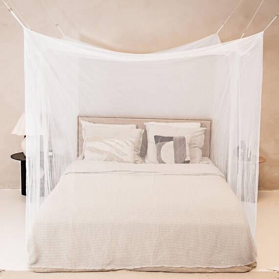 Moskitonetz für Doppelbett Weiß – 6 Hängeschlaufen, ohne Öffnungen – dekorative rechteckige Form für Zuhause & Reise – Betthimmel-Aufhängeset und Tragetasche inklusive – 200 x 180 x 180 cm