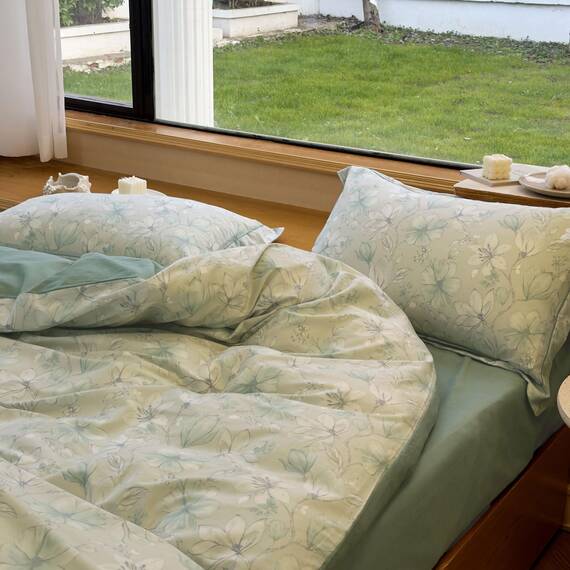 AOJIM Bettwäsche-Set aus reiner Baumwolle, 3-teiliges Set mit 1 wendbaren Bettbezug mit unterschiedlichen Seiten und 2 passenden Kissenbezügen, Grün, ästhetischer Blumen-Print, Queensize, für Kinder
