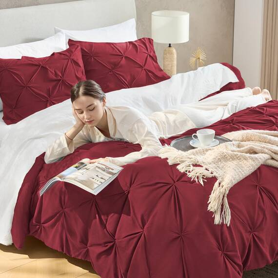 Andency California King Bettdecken-Set mit Quetschfalten, 3-teilig, Übergröße, King-Size-Bettdecke, 267 x 248 cm, 3-teiliges Bettwäsche-Set mit Biesen, Mikrofaser-Daunen-Alternative, Burgunderrot