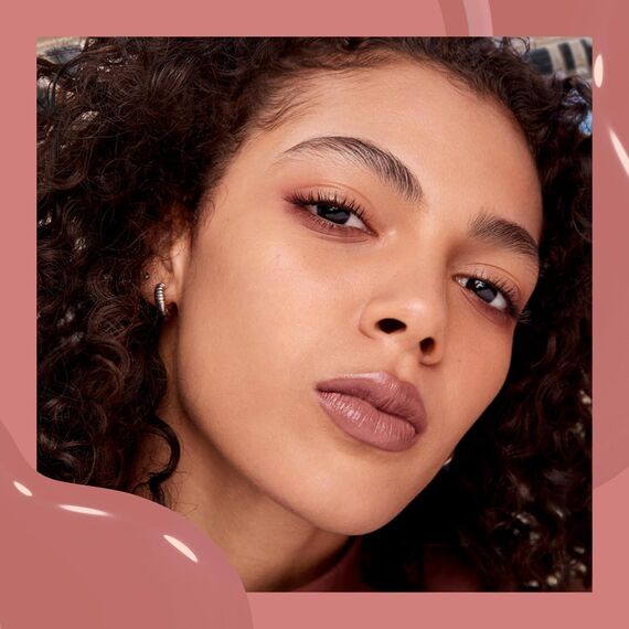 Maybelline New York flüssiger Lippenstift, Liquid Lipstick mit 16 Stunden Halt und glänzendem Finish, Super Stay Vinyl Ink, Nr. 100 Charmed, 4,2 ml