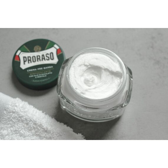 Proraso Pre Shave Cream, 100 ml, erfrischende und belebende Rasiercreme für die Anwendung vor der Rasur, mit Eukalyptusöl und Menthol, Made in Italy, Grün