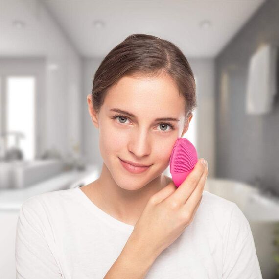 FOREO LUNA mini 2 Gesichtsreinigungsbürste | Travel | Elektrisches Gesichtsmassagegerät | Alle Hauttypen Ultrahygienische Skincare | Einfache Gesichtsreinigung | Elektrischer Silikon-Gesichtsreiniger