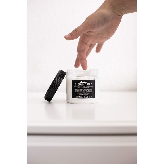 Davines Essential Haircare OI Conditioner - Absolute Beautifying Conditioner 250ml, 1er Pack (1 x 0.25 kg)