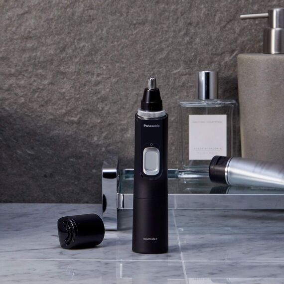 Panasonic ER-GN300-K503 Nasenhaarschneider für Männer, Premium-Elektrorasierer, Nasen-, Ohren- und Augenbrauen-Trimmer, wasserdicht, batteriebetrieben, Schwarz