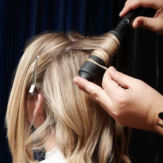 ghd curve classic wave wand Lockenstab: Ideal für glamouröse oder lässige Wellen, ovale Form, 35-26mm Stab, für alle Haartypen, glänzendes Haar, frizz-freie Ergebnisse, ohne extreme Hitzeschäden