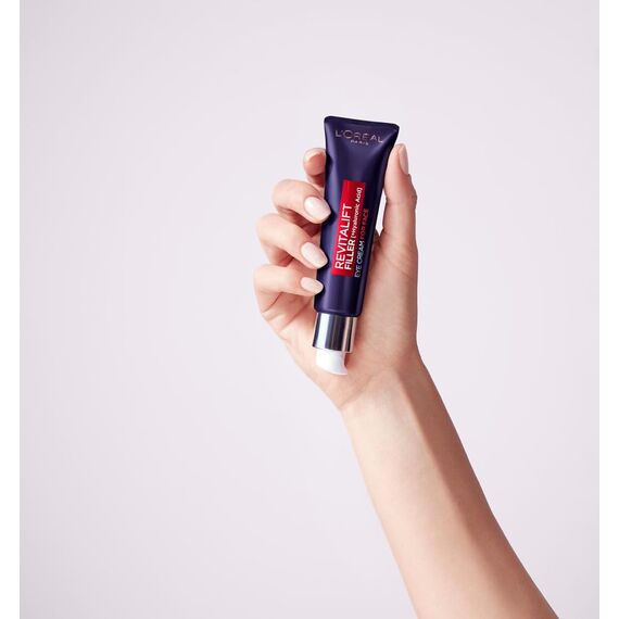 L'Oréal Paris Augencreme für Frauen: poltert auf, glättet die Haut und spendet intensiv Feuchtigkeitmit konzentrierter [Hyaluronsäure]Revitalift Filler, 1x 30ml