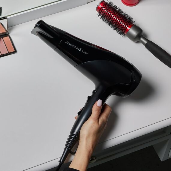 Remington Haartrockner Ionen [leicht, Diffusor & Stylingdüse] schwarz (2200W, Keramik-Ionen: schonendes Styling & gleichmäßige Wärmeverteilung, 3 Heiz- & 2 separate Gebläsestufen + Abkühlstufe) D3198