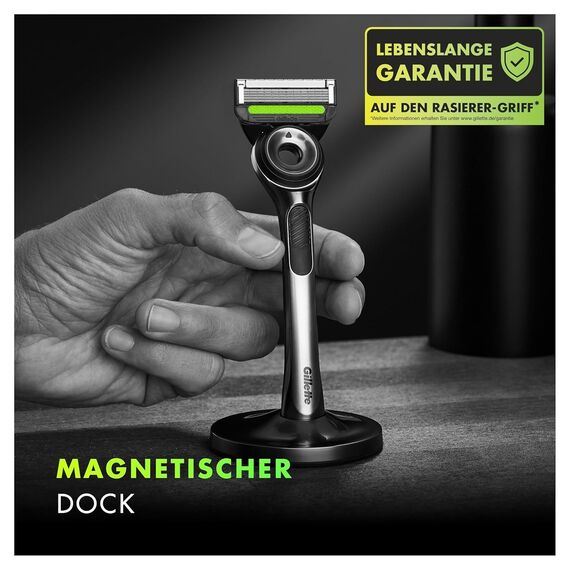 Gillette Labs Nassrasierer Herren, TESTSIEGER VON GILLETTE BEI STIFTUNG WARENTEST, Rasierer mit Reinigungs-Element + 1 Ersatzklinge, Premium-Magnetdock