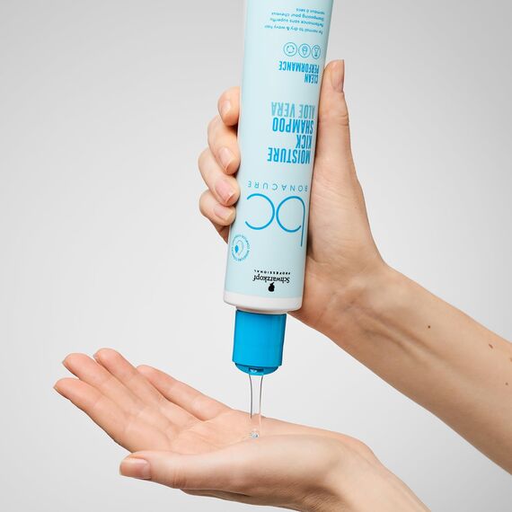 Schwarzkopf Professional Bonacure Moisture Kick Shampoo Normales Trockenes Haar Vegan Glycerol Feucht Gepflegtes Haargefühl Verhindert Austrocknung Silikonfrei 500 ml