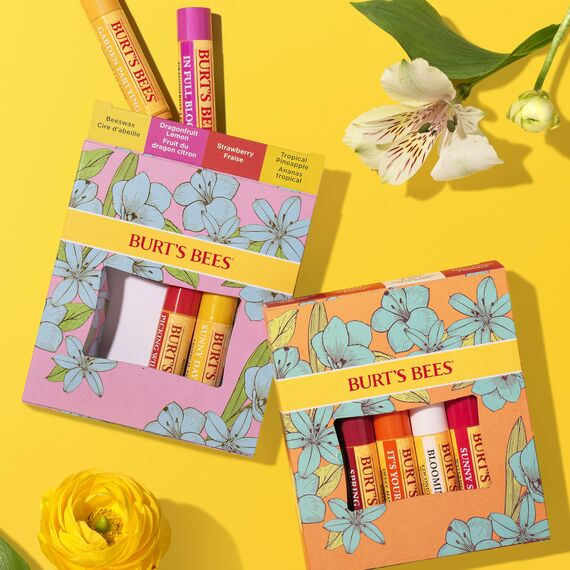 Burt's Bees Lippenbalsam-Geschenkset, Bienenwachs, Erdbeere, Tropische Ananas, Drachenfrucht-Zitrone, In voller Blüte, 4 x 4,25 g
