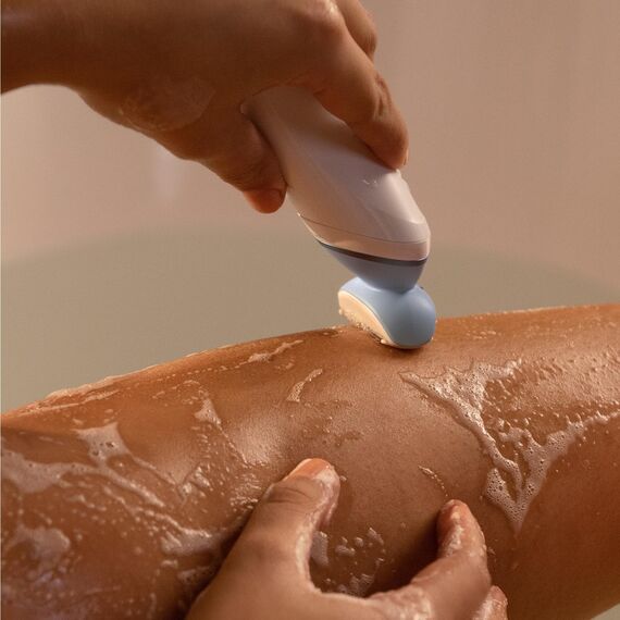 Philips Lady Shaver Series 8000 – Kabelloser Nass- Trockenrasierer inkl. 5 Zubehörteilen & Gesichtshaarentferner (Modell BRL166/91)