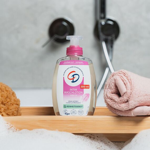 CD Wohlfühl Intim Waschlotion | 300 ml | Lotion zur milden Reinigung des Intimbereichs | mit Cranberry-Extrakt & Milchsäure | seifenfreie Körperpflege | dezenter Duft | vegan