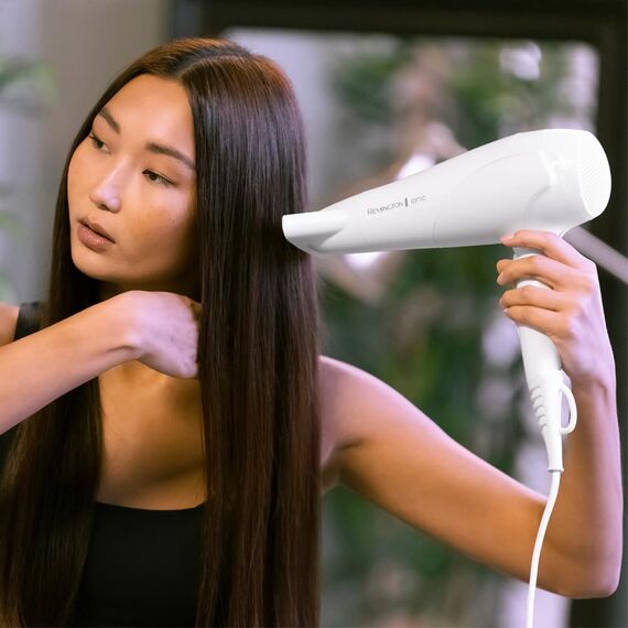 Remington Haartrockner Ionen [leicht, Diffusor & Stylingdüse] weiß (2200W, Keramik-Ionen: schonendes Styling & gleichmäßige Wärmeverteilung, 3 Heiz- & 2 separate Gebläsestufen + Abkühlstufe) D3199