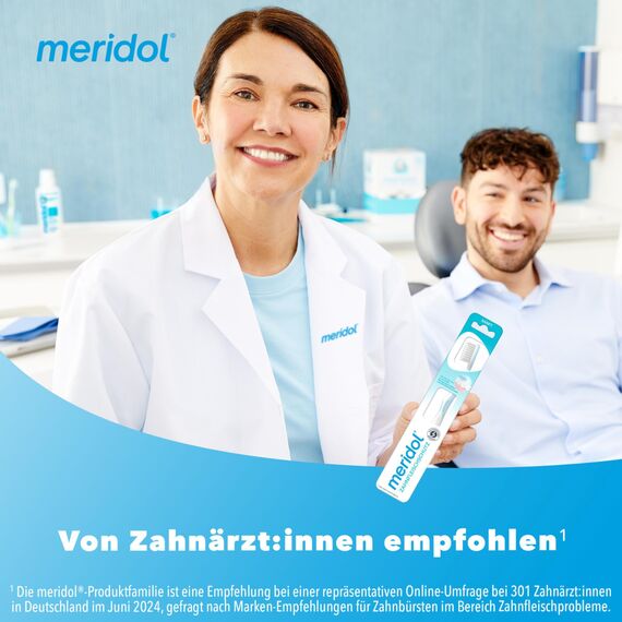 meridol Zahnbürste Zahnfleischschutz, weich, 4 Stück - Handzahnbürste für eine schonende Reinigung von Zähnen am Zahnfleischsaum