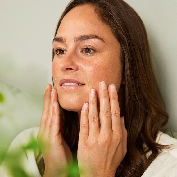 WELEDA Bio Straffendes Serum - Naturkosmetik Natural Anti Aging Gesicht Pflegekonzentrat mit Granatapfelsamenöl & Maca-Peptiden. Gesichtsserum mindert Falten, spendet Feuchtigkeit & strafft (1x 30ml)