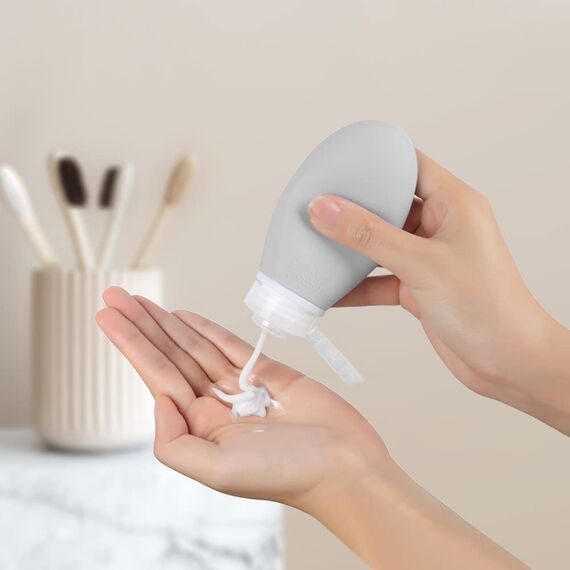 4 Stück 100ml Silikon Reiseflaschen Set mit Etiketten, Opret Auslaufsicher Nachfüllbare Leer Reisegröße Behälter Reiseflaschen zum befüllen Kosmetik Shampoo Flüssigkeiten, BPA-frei und TSA-Geprüft