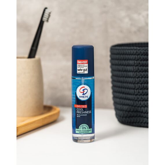 CD MEN Deo Zerstäuber 'Cool Freshness', 75 ml, Deodorant ohne Aluminiumsalze, frischer Duft, 24 h langanhaltender Schutz, für empfindliche Haut geeignet, vegane Körperpflege (Packung mit 4)
