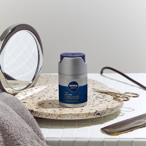 NIVEA MEN Anti-Age Hyaluron Feuchtigkeitscreme, Gesichtspflege für Männer mit Hyaluron, Pro-Retinol und LSF 15, Gesichtscreme für 24h Feuchtigkeit und sichtbare Faltenmilderung (50 ml)