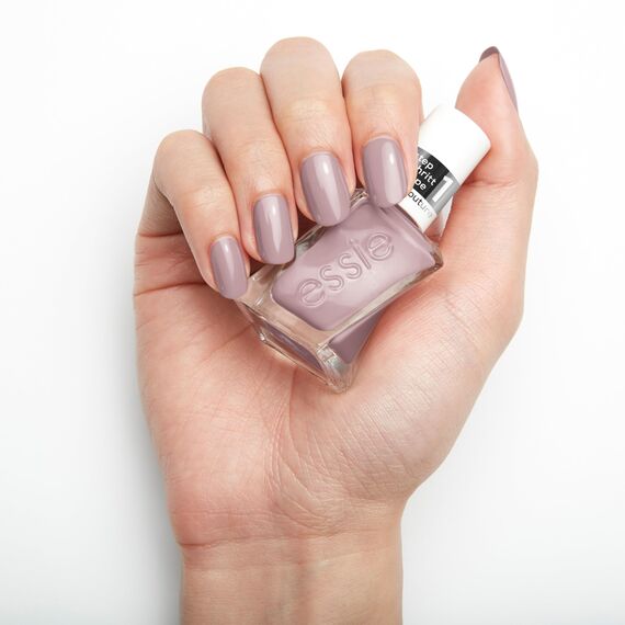 essie gel by essie langanhaltender Nagellack mit glänzendem Finish, Maniküre ohne UV-Licht, Gel Couture, Farbe: Nr. 545 tassel free, Braun, 1 x 13,5 ml